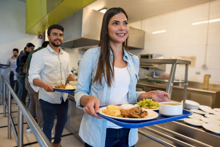 Tipos de serviços de alimentação nas empresas: qual escolher? - Exal